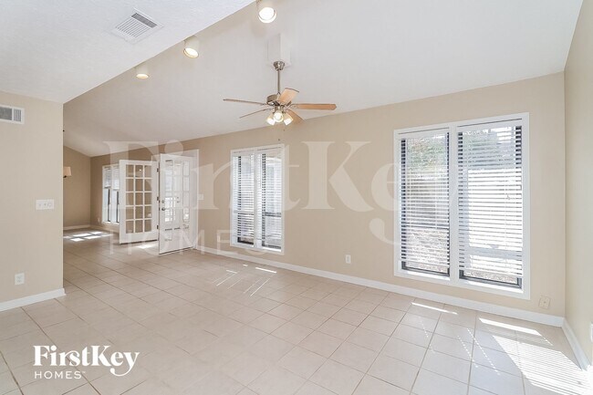 Foto del edificio - 2845 Forest Wood Dr