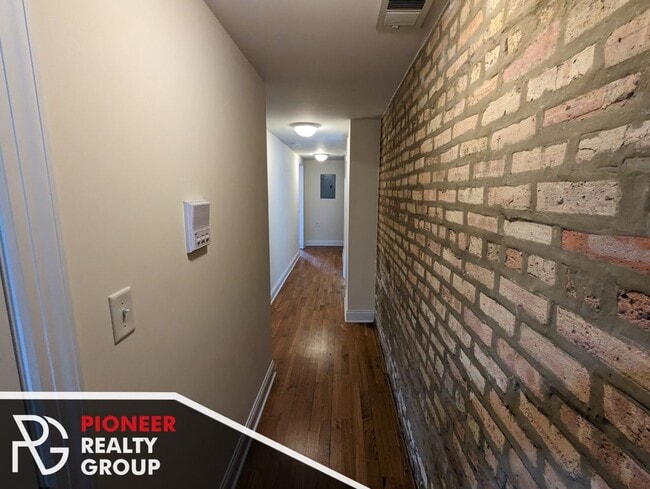 Building Photo - 2834 N Albany Ave