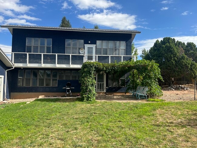 Foto del edificio - 2166 N Wedgewood Ln