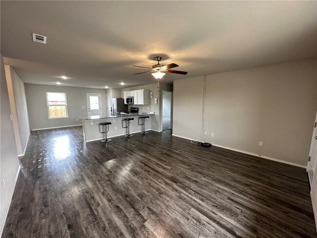 Building Photo - 6801 SW Pilgrim Rd