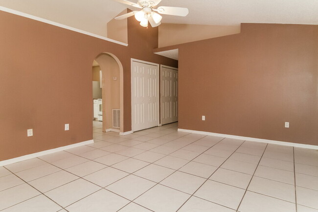 Building Photo - 160 Gleason Cove