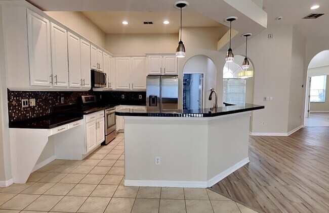 Building Photo - 383 Baymoor Way