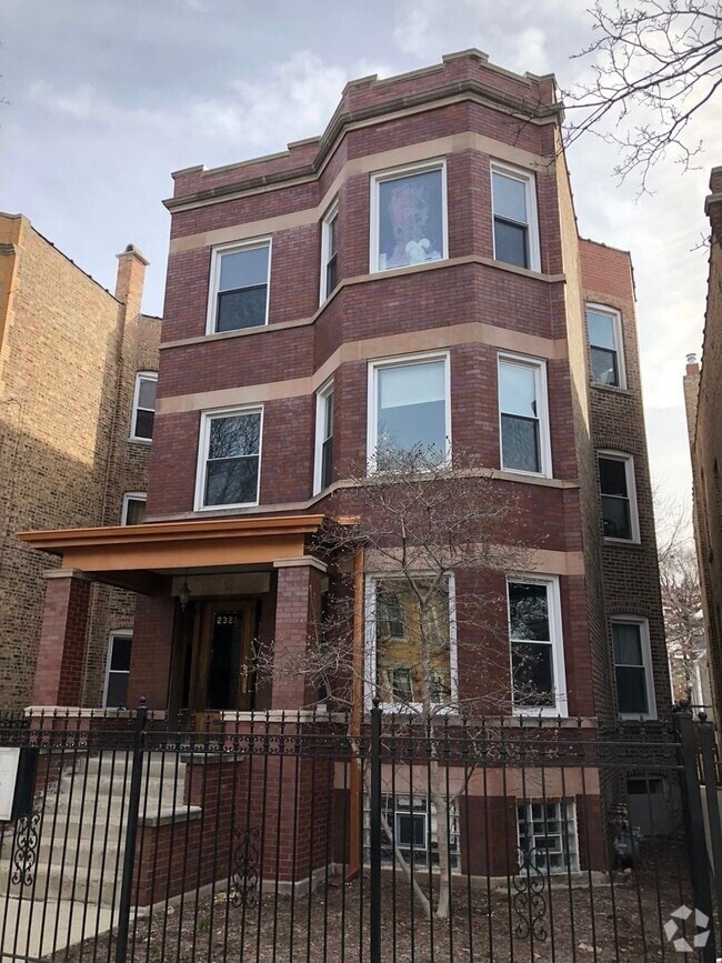 Building Photo - 2323 N Hamlin Ave