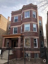 Building Photo - 2323 N Hamlin Ave