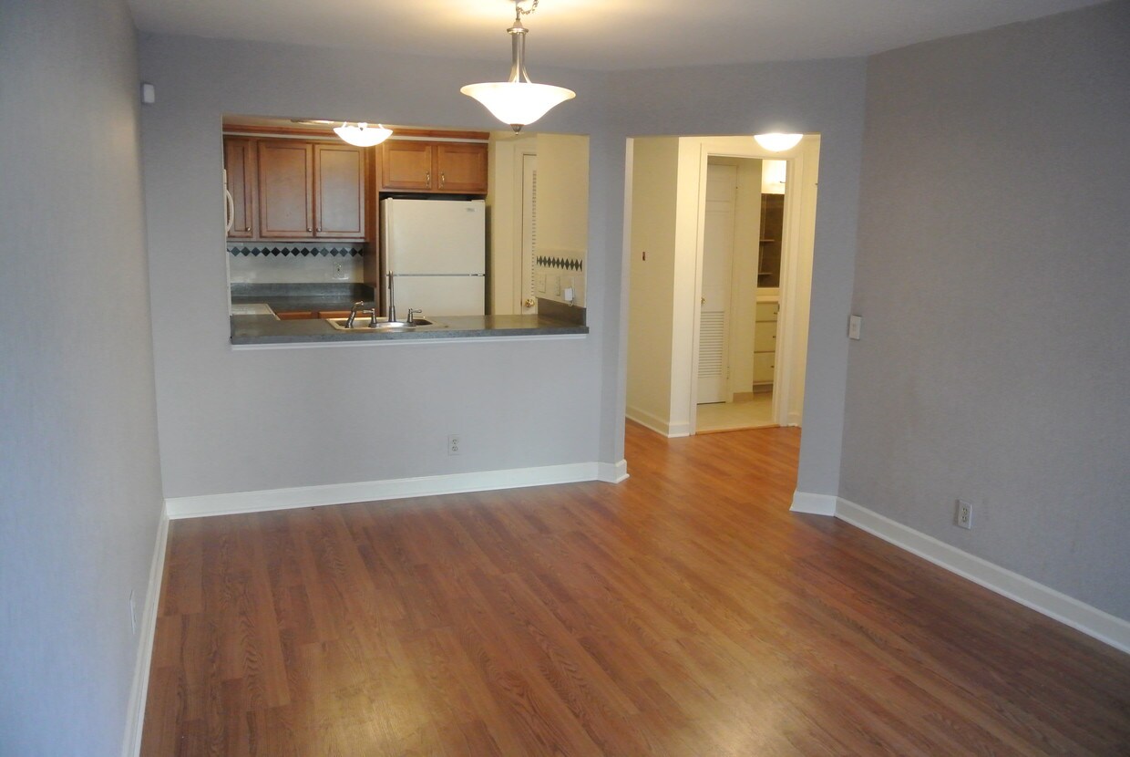 130 Cameron St Unit 110, Alexandria, VA 22314 Condo for Rent in