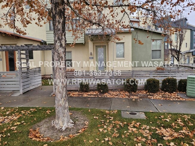 4 Bedroom 2.5 Bath Town Home in Daybreak! - 4 Bedroom 2.5 Bath Town Home in Daybreak!