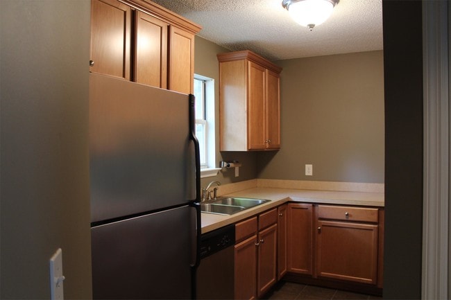 Building Photo - 2317 Kennedy Ct