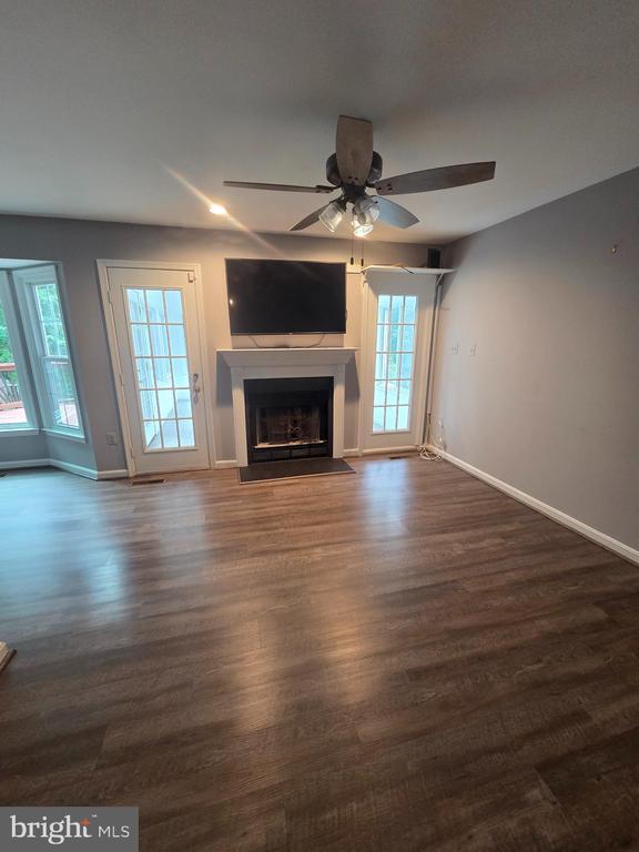 Foto del edificio - 8235 Tall Timber Dr