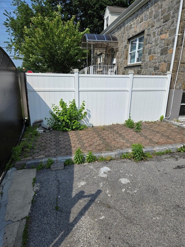 Primary Photo - 18 Roosevelt St