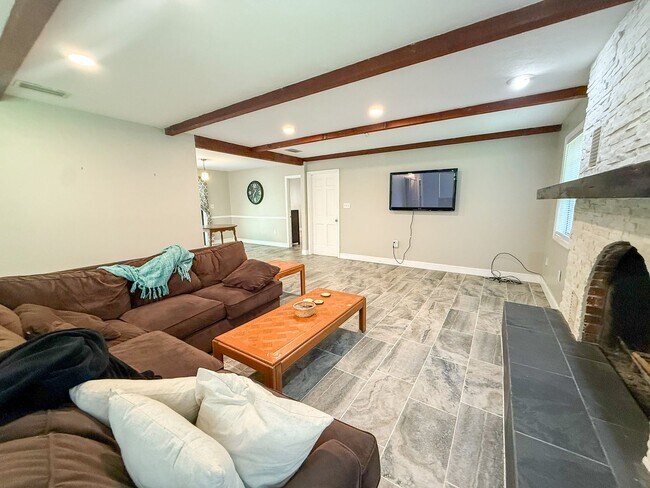 Foto del edificio - 305 NW 28th Terrace