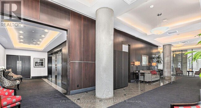 Photo du bâtiment - 700-700 Sussex Dr