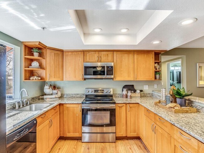 Kitchen - 1721 California St