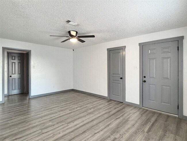 Foto del edificio - 2526 Louise St