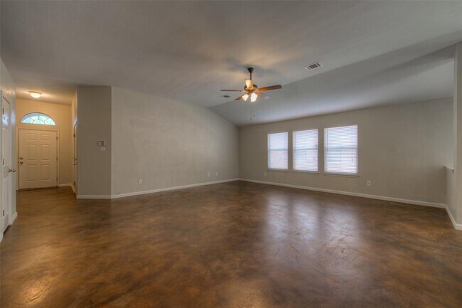 Foto del edificio - 290 Middle Creek Dr