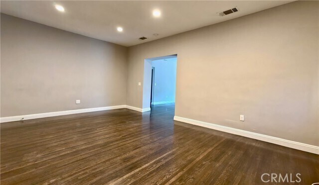 Foto del edificio - 3357 Tyler Ave