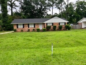 Building Photo - 423 Poinciana Ave
