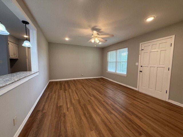 Building Photo - 1311 Royal Dr
