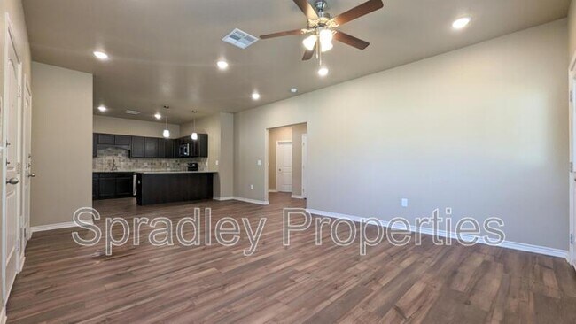 Building Photo - 1007 Laurel Dr