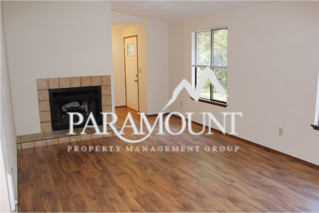 Building Photo - Completely remodeled 2 bed/1.5 bath home i...