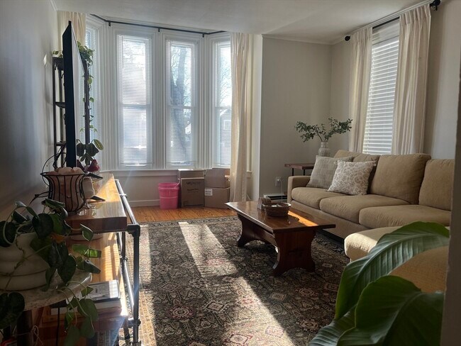 Building Photo - 105 Central St