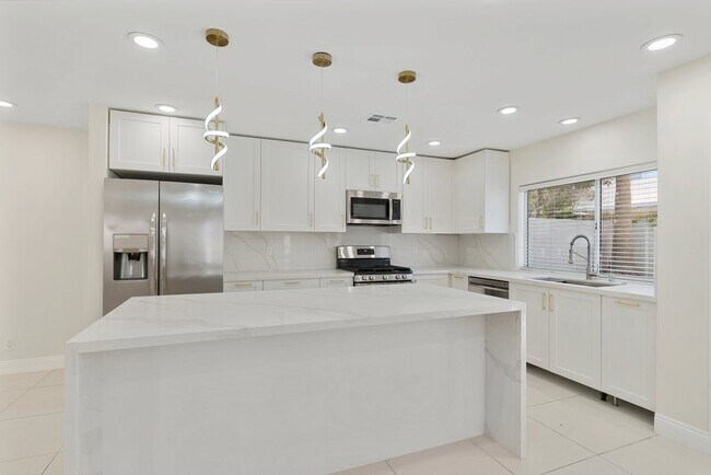 Foto del edificio - 7820 Millhopper Ave