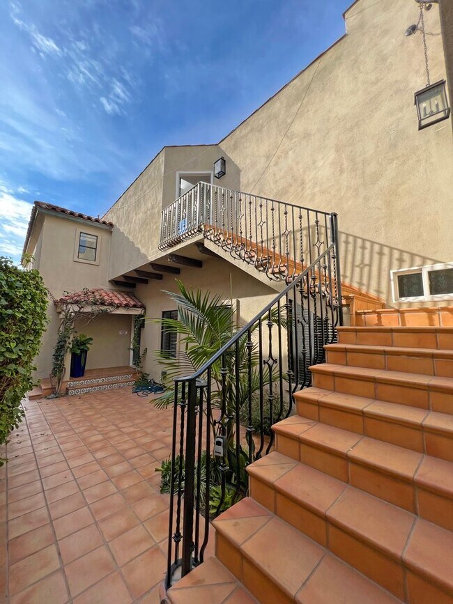 Foto del edificio - Ocean Front 2 bed, 2 bath top floor unit