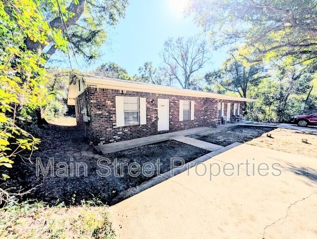 Building Photo - 23 Redwood Cir