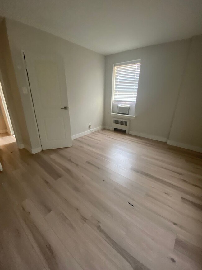 Foto del edificio - Beautiful 3Bed/1Bath in the Grove