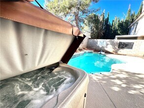 Building Photo - 9449 Amber Valley Ln