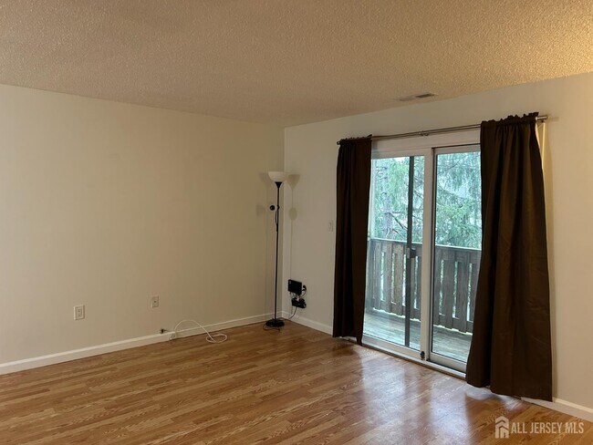 Foto del edificio - 5317 Ravens Crest Dr