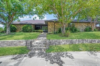 Building Photo - 2149 Willow Pl