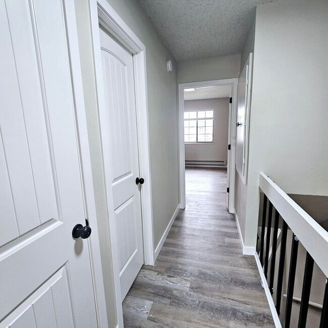 Foto del edificio - Remodeled 2-Bedroom Townhome!