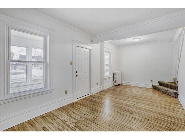 Foto del edificio - 595 Hawthorne Ave E