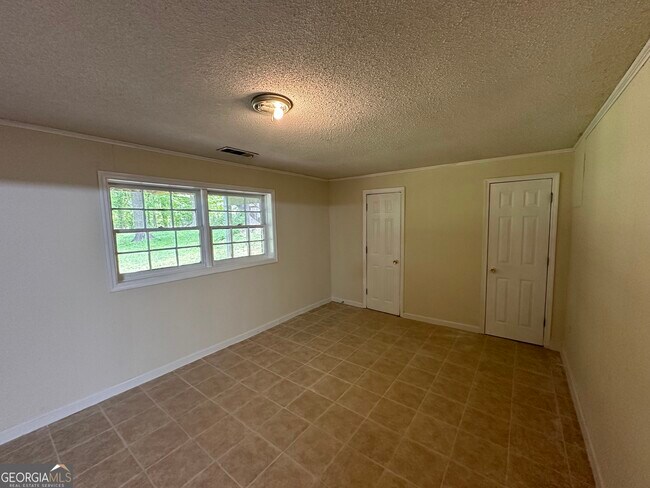 Building Photo - 211 Homeward Way Ln