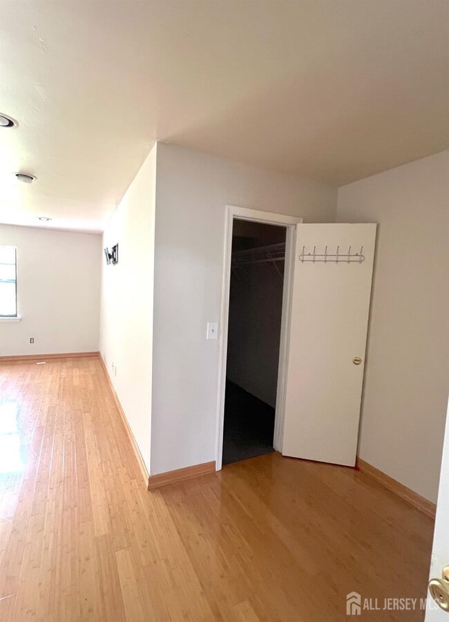 Foto del edificio - 18 Adams Ct