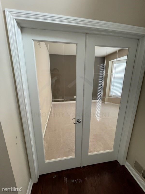 Building Photo - 4 br, 3 bath House - 1051 Doral Dr