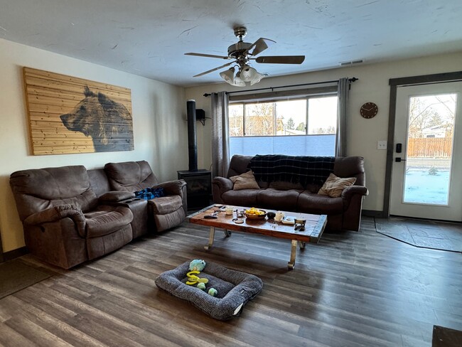 Living Room - 92 E Rosebud Ave