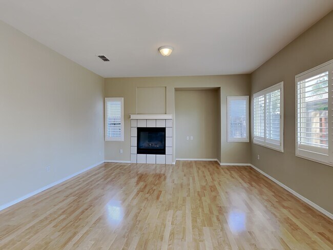 Building Photo - 9255 Boulder Falls Ct
