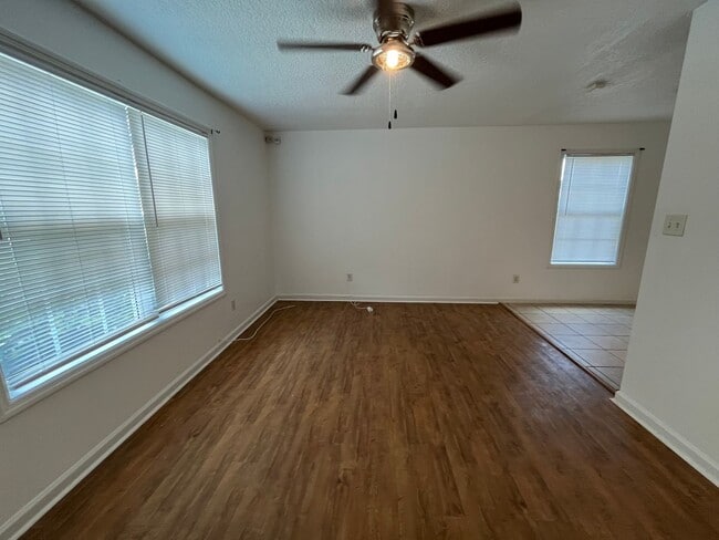 Building Photo - 1742 Eli Pl
