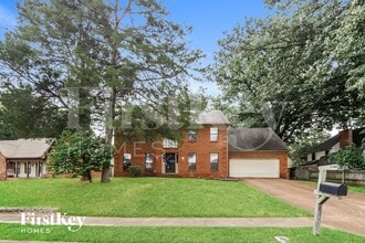 Building Photo - 3718 Old Creek Cove