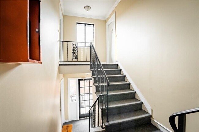 Foto del edificio - 960 St Charles Pl NE