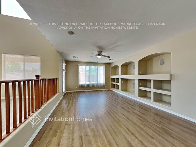 Building Photo - 12533 W Winslow Ave