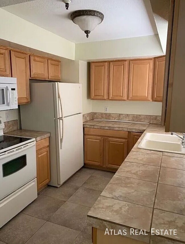 Foto del edificio - 4554 E Paradise Village Pkwy N