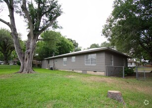 Building Photo - 601 Atlow Dr