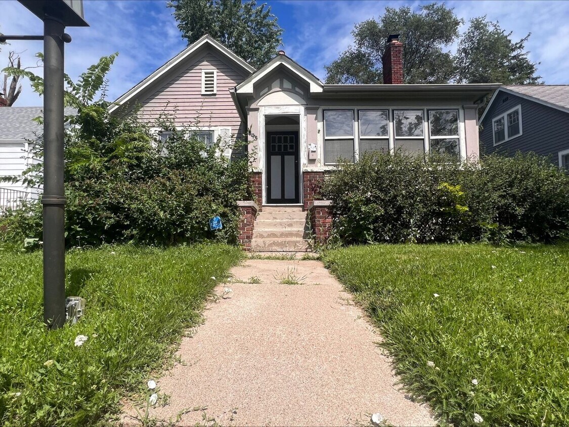 Foto principal - Coming Soon!!! Spacious 5 bedroom House Wi...