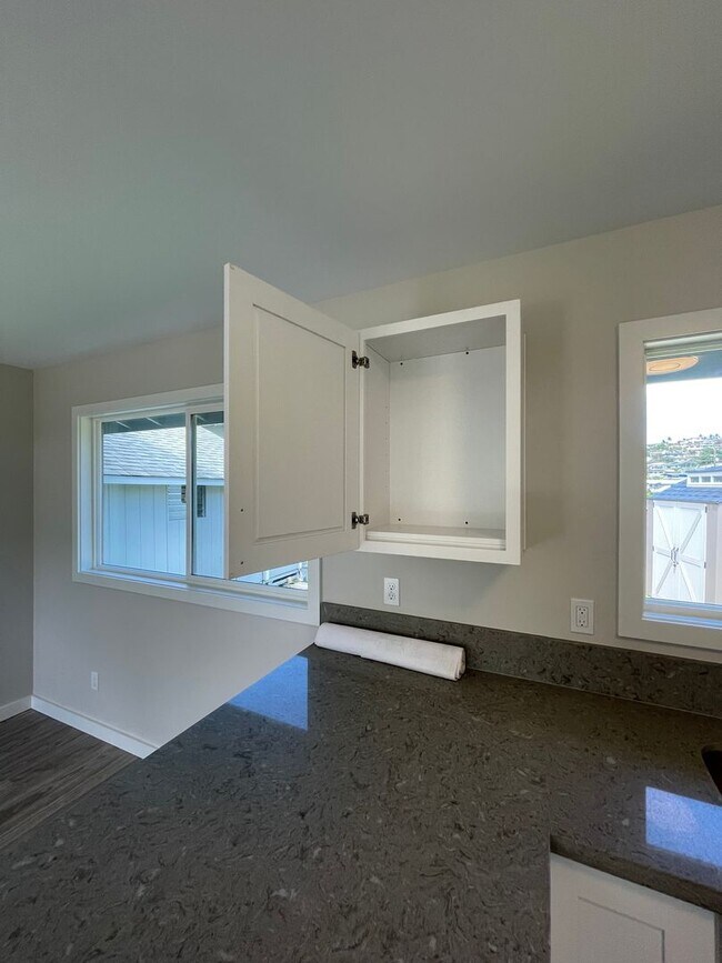 Foto del edificio - Kaneohe Duplex - Downstairs unit 2 bedroom...