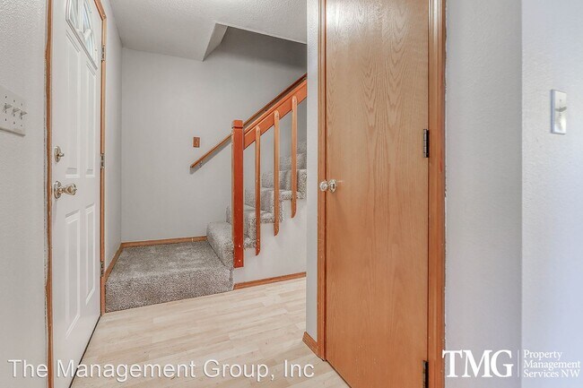 Building Photo - 3 br, 2.5 bath House - 13106 NE 83rd Street