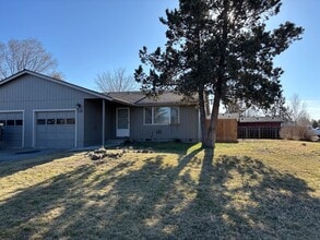 Building Photo - 2348-2348 SW Umatilla Ave
