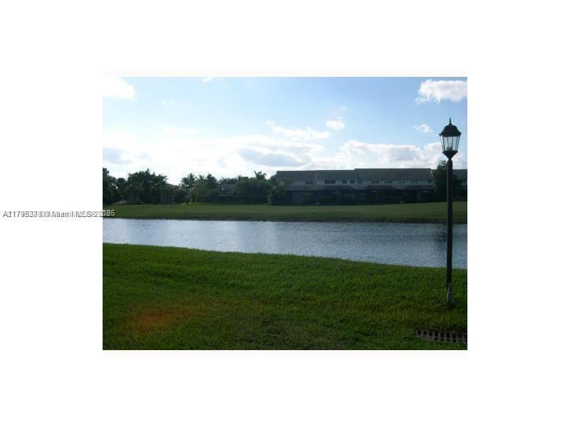 Foto del edificio - 4678 NW 97th Pl