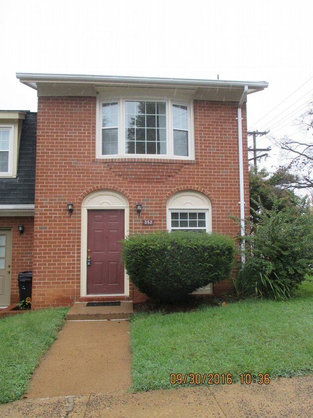 Foto del edificio - Warrenton Home For rent